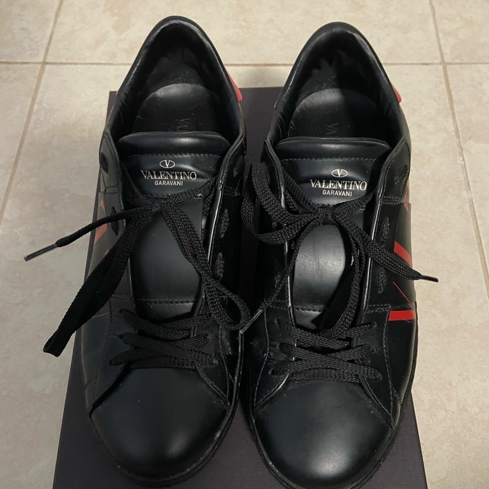 Pre owned Valentino VLTN logo sneakers